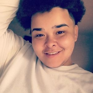 Meet your Posher, Crystal